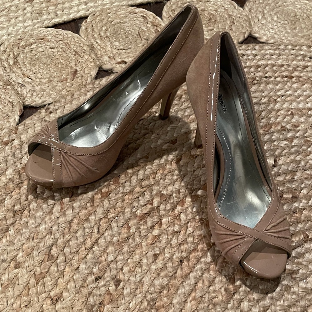 Tan suede and patent open toe pumps